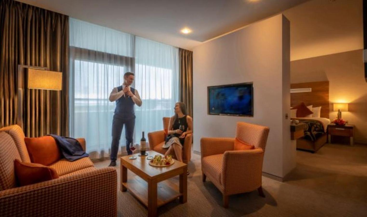 Executive King Suite,690401532:JPEG